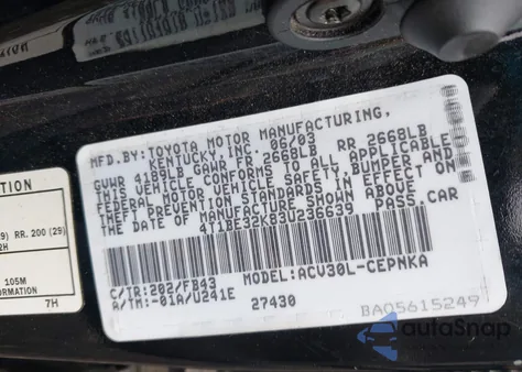 2003 Toyota Camry Le z USA, uszkodzony, nr VIN 4T1BE32K83U236639